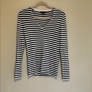 Banana Republic Navy Blue and White Long Sleeve Tee/Light Sweater